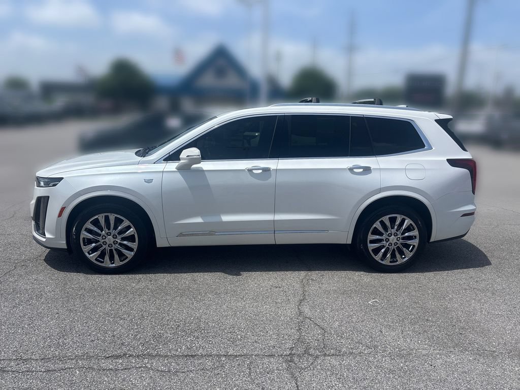 Used 2020 Cadillac XT6 Premium Luxury FWD image 2