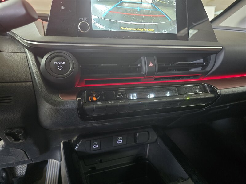 Used 2023 Toyota Prius Prime FWD image 24