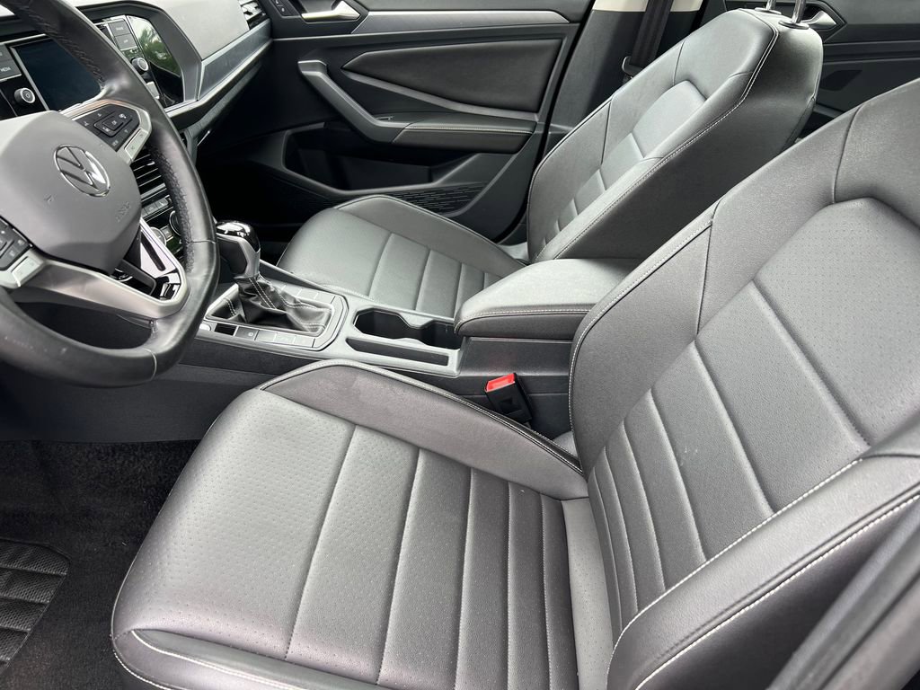 Used 2024 Volkswagen Jetta SE FWD image 10