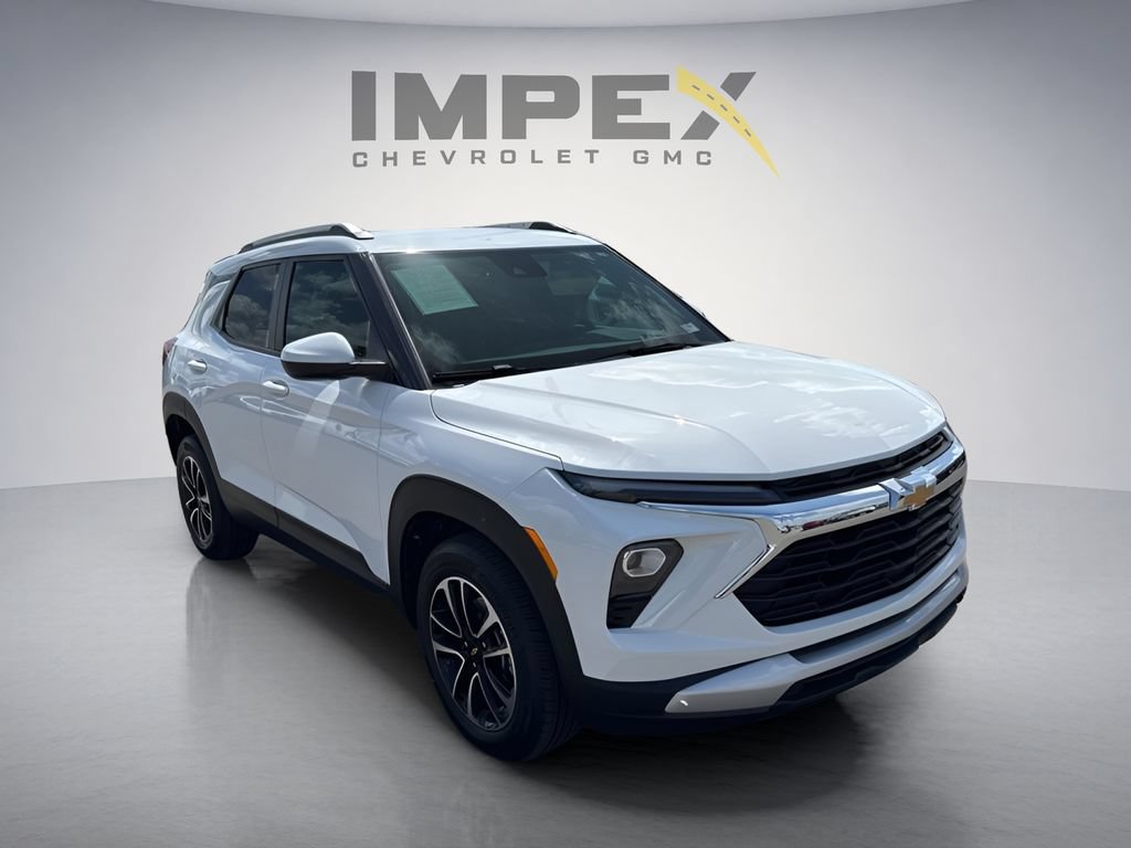 Used 2025 Chevrolet TrailBlazer LT AWD/4WD image 7