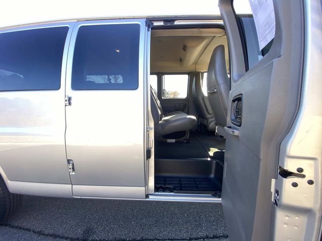 Used 2025 Chevrolet Express 3500 LT w/ LT Preferred Equipment Group image 14