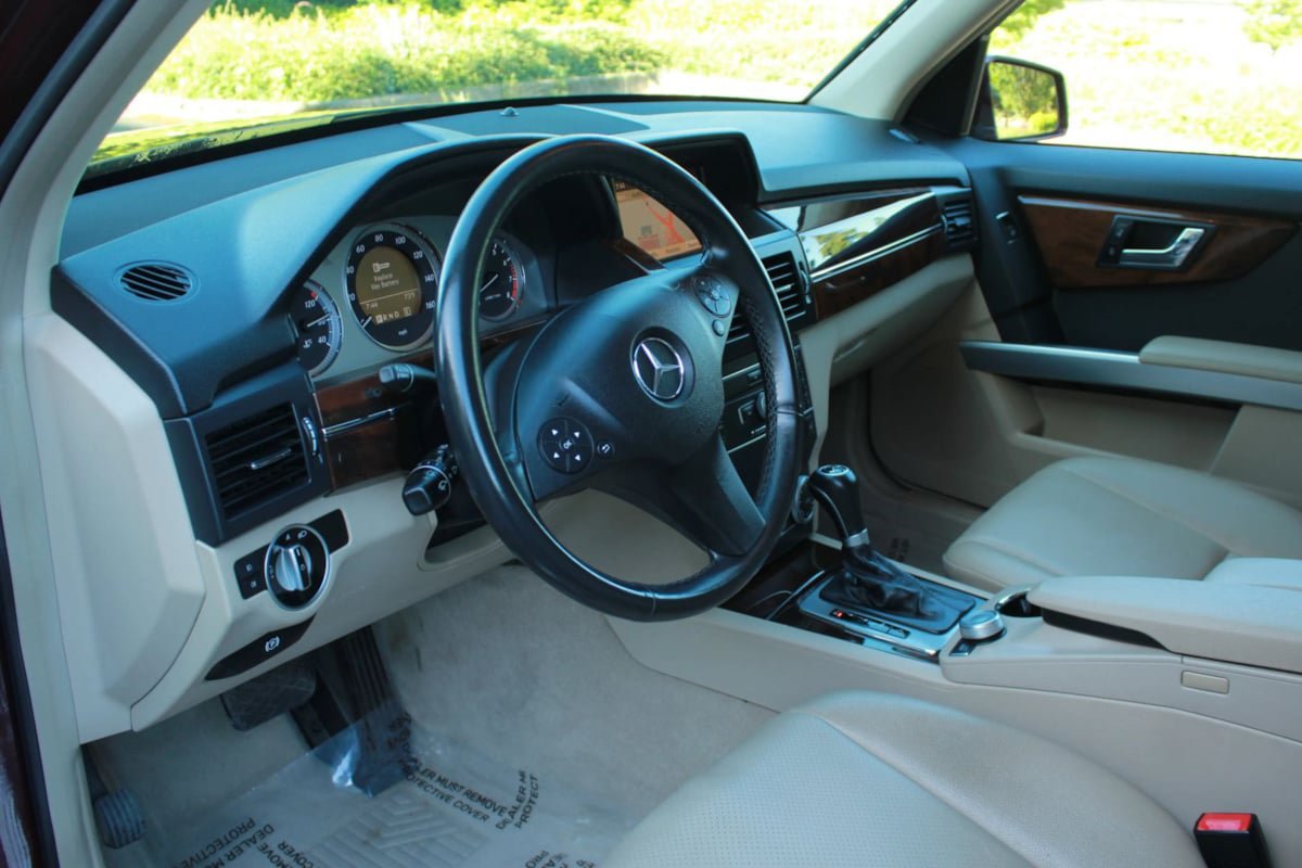 Used 2011 Mercedes-Benz GLK 350 4MATIC image 10