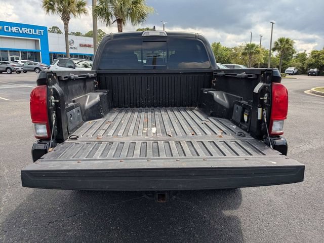 Used 2017 Toyota Tacoma TRD Sport w/ Tow Package (A/T) AWD/4WD image 12