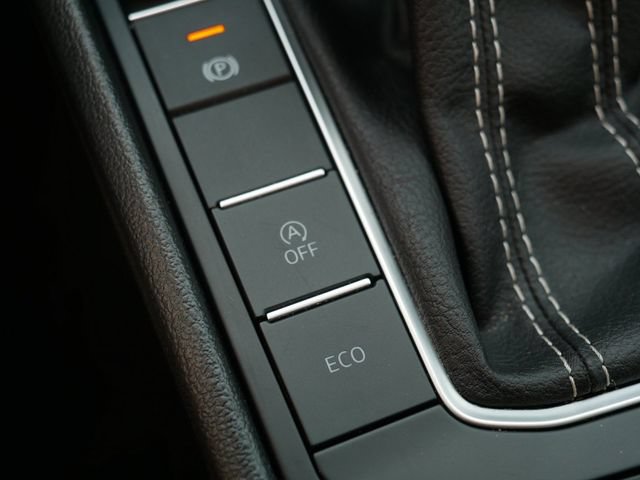 Certified 2025 Volkswagen Jetta S FWD image 29