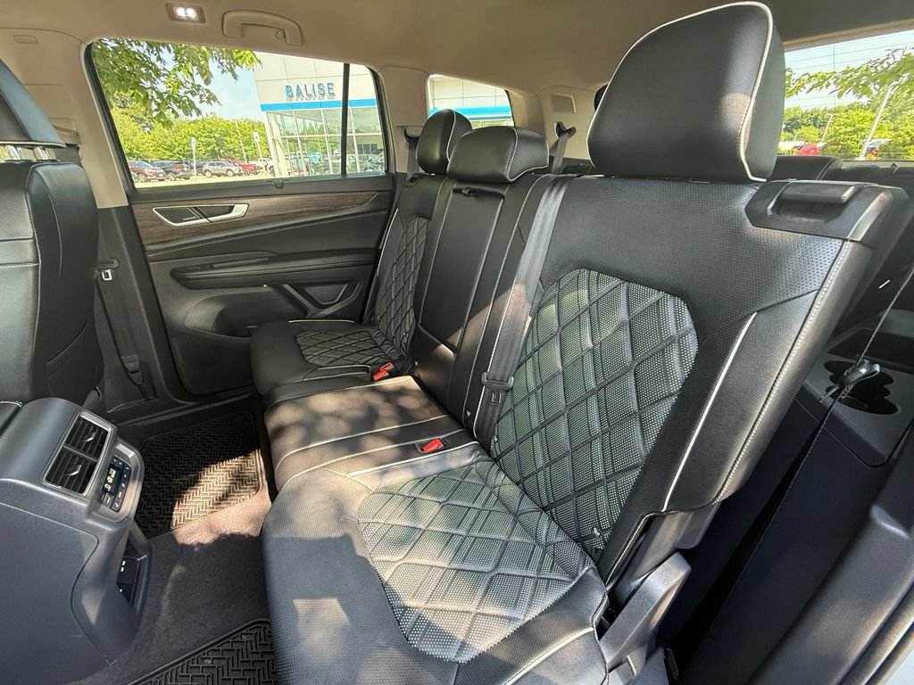 Used 2024 Volkswagen Atlas SEL Premium R-Line AWD/4WD image 25