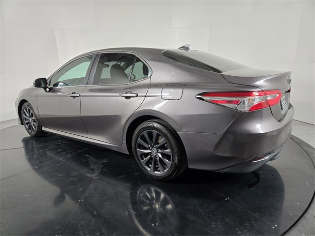 Used 2020 Toyota Camry LE image 4