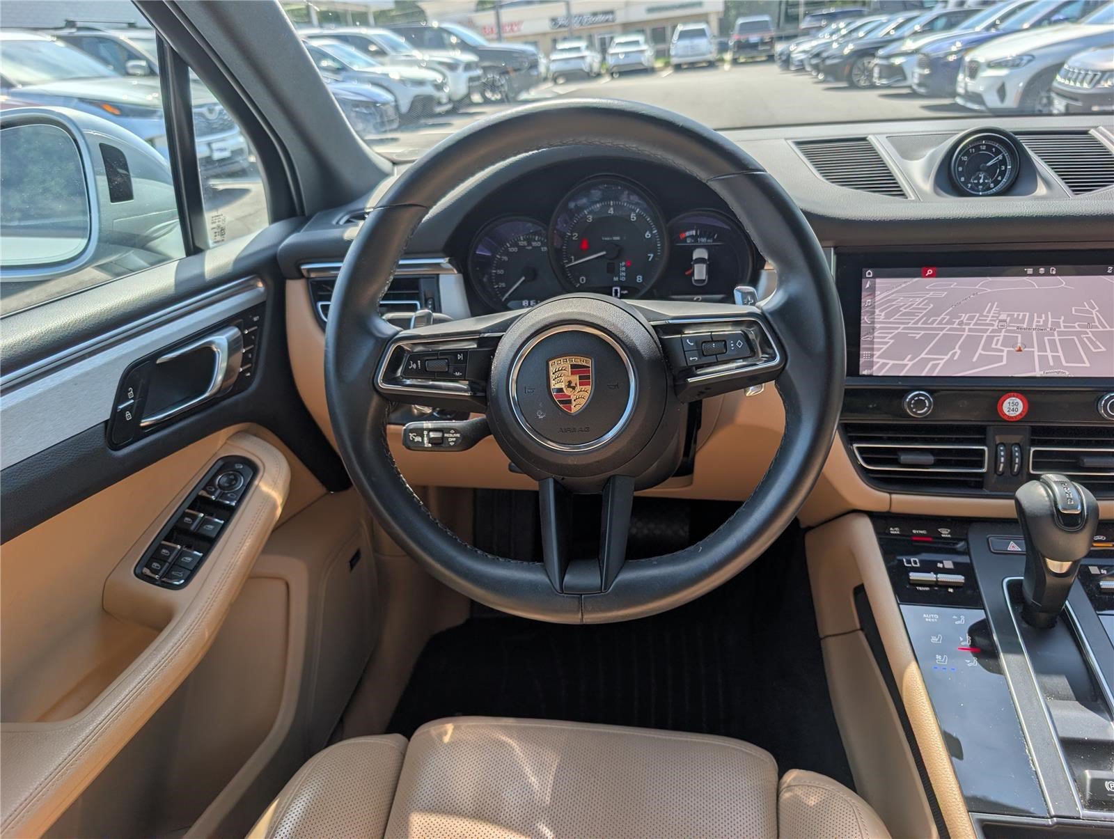 Used 2024 Porsche Macan AWD/4WD image 18
