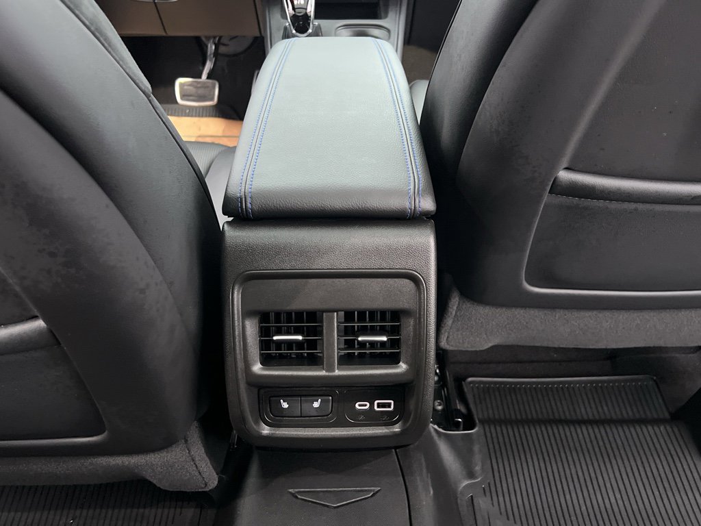 Used 2024 Cadillac XT4 Sport image 37