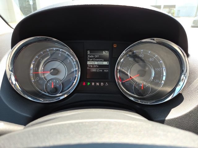 Used 2012 Chrysler Town & Country Touring-L w/ Driver Convenience Group FWD image 13