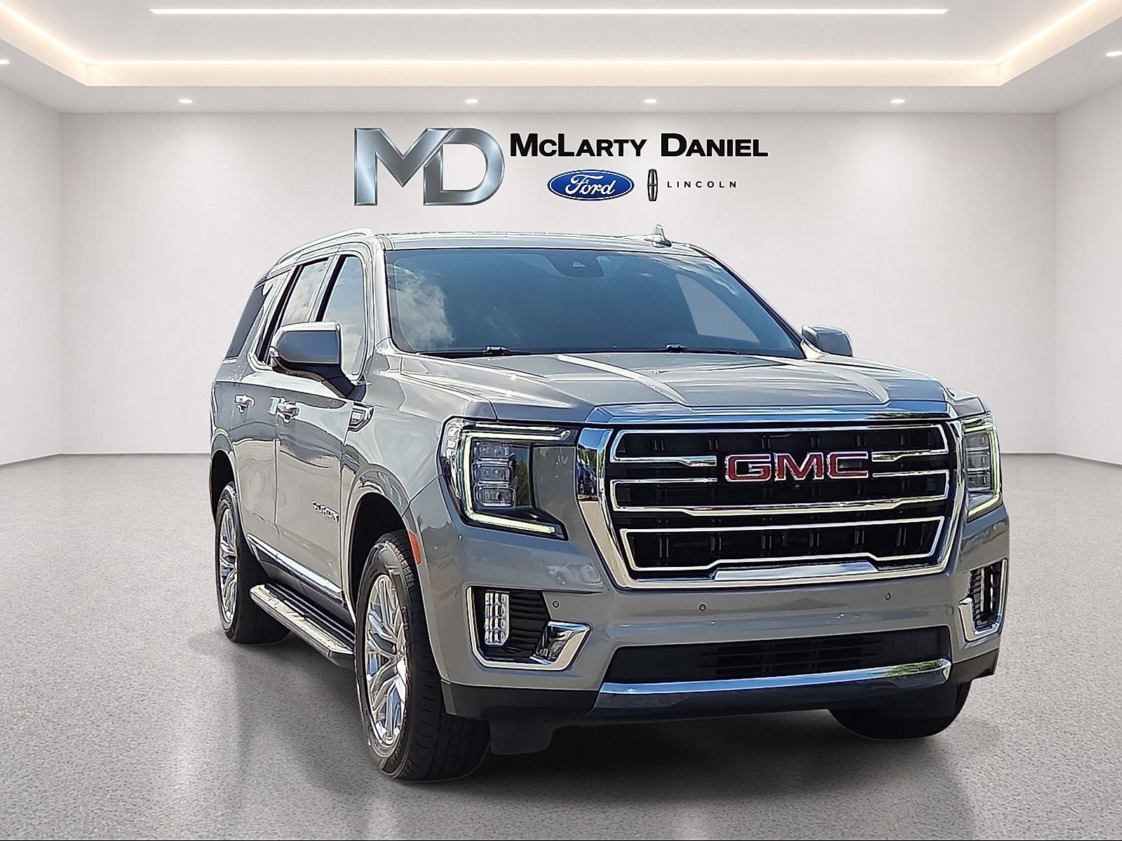 Used 2024 GMC Yukon SLT w/ SLT Luxury Package AWD/4WD image 1