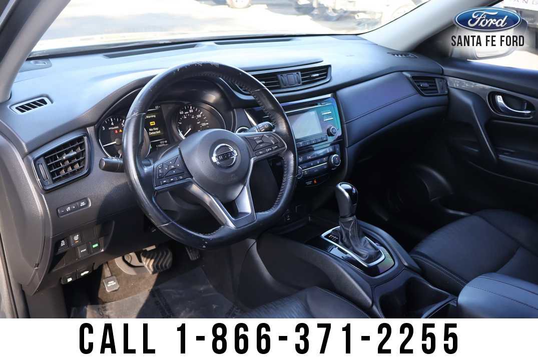 Used 2017 Nissan Rogue SV image 9