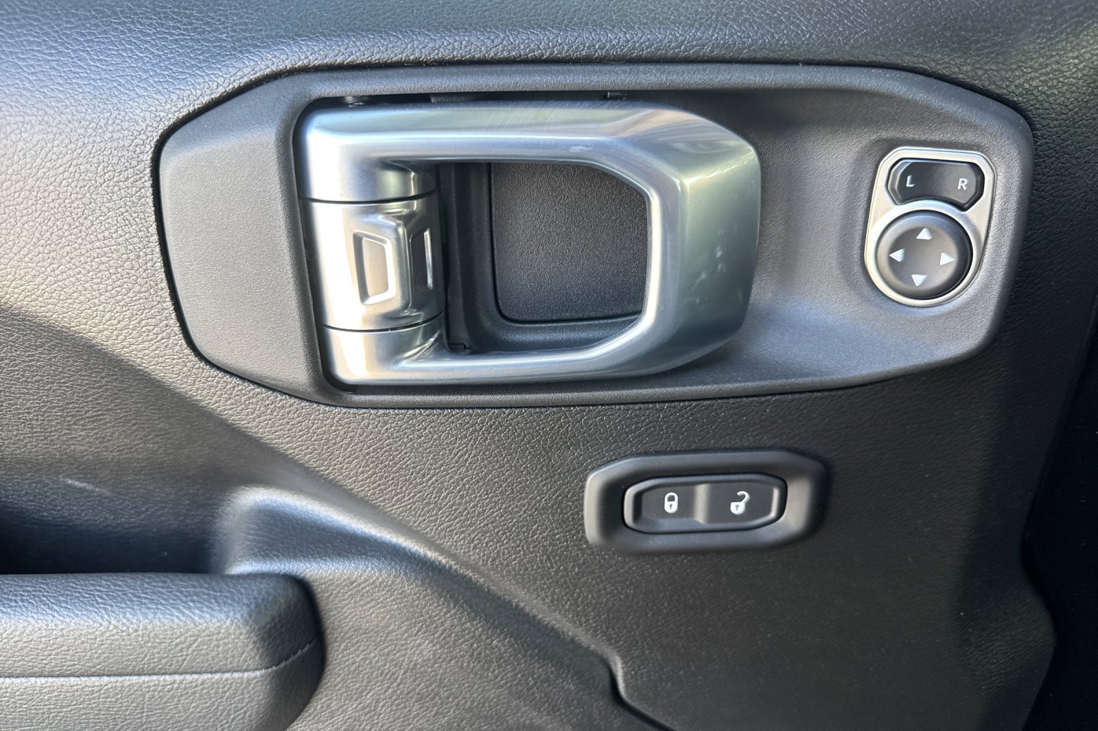 New 2026 Jeep Wrangler Unlimited Sport AWD/4WD image 10