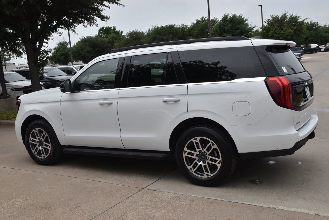 Certified 2025 Ford Expedition Active image 11