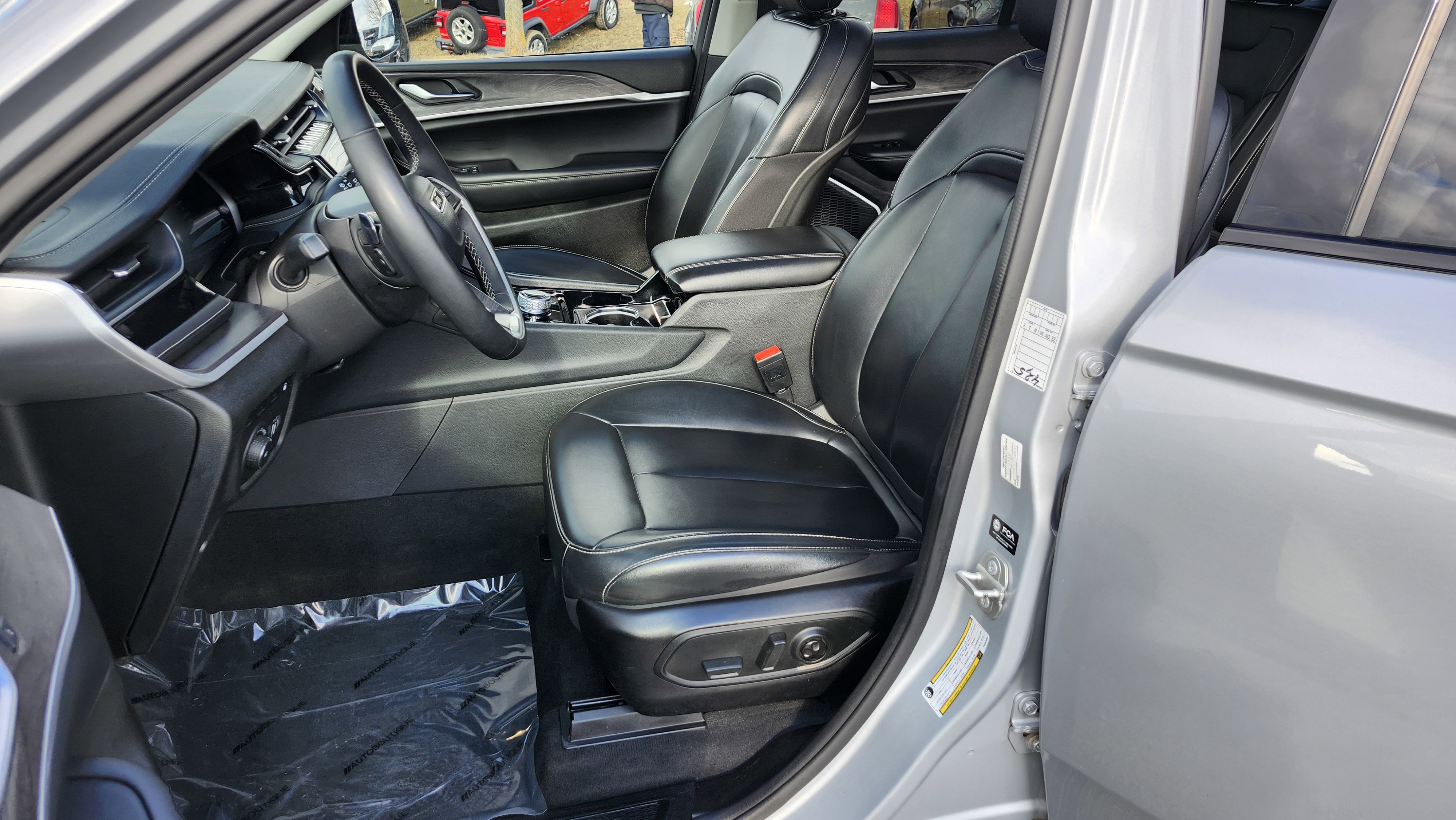 Used 2023 Jeep Grand Cherokee 4WD 4xe image 26