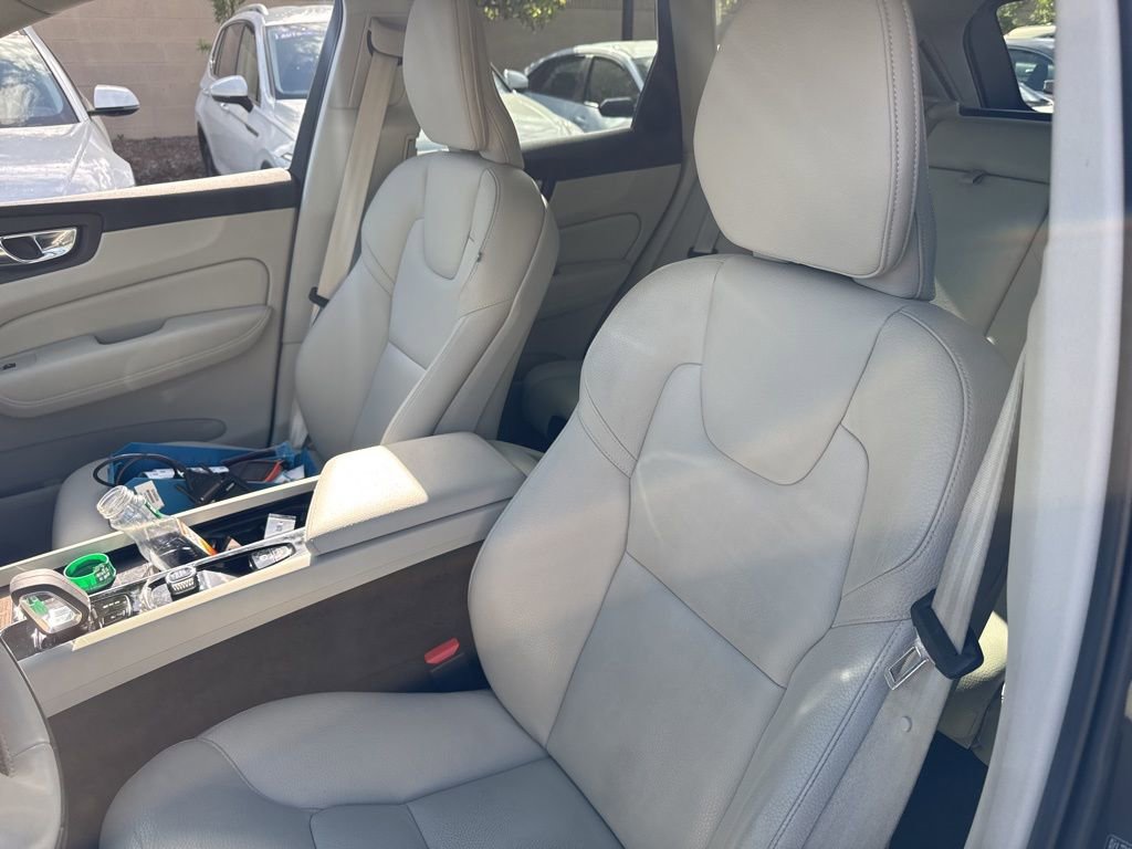 Used 2022 Volvo XC60 T8 Inscription Expression w/ Advanced Package image 6