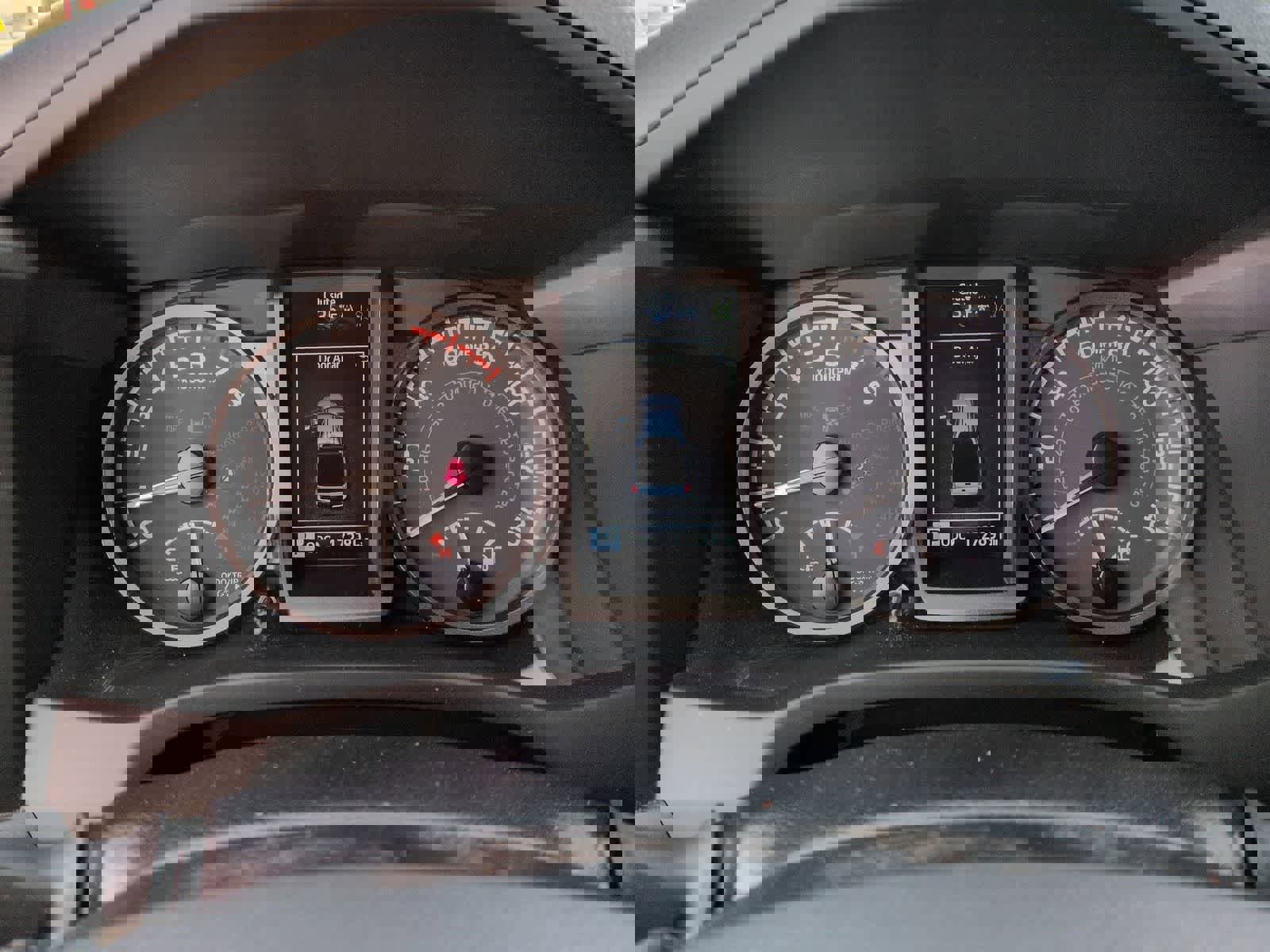 Used 2023 Toyota Tacoma TRD Off-Road image 32