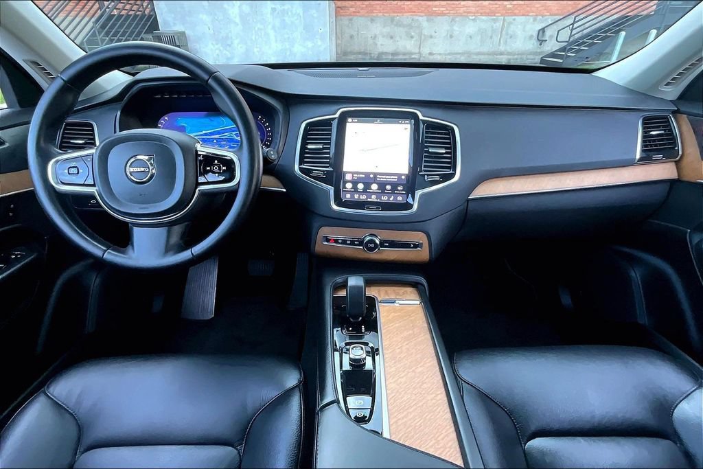 Used 2023 Volvo XC90 B6 Plus AWD/4WD image 20