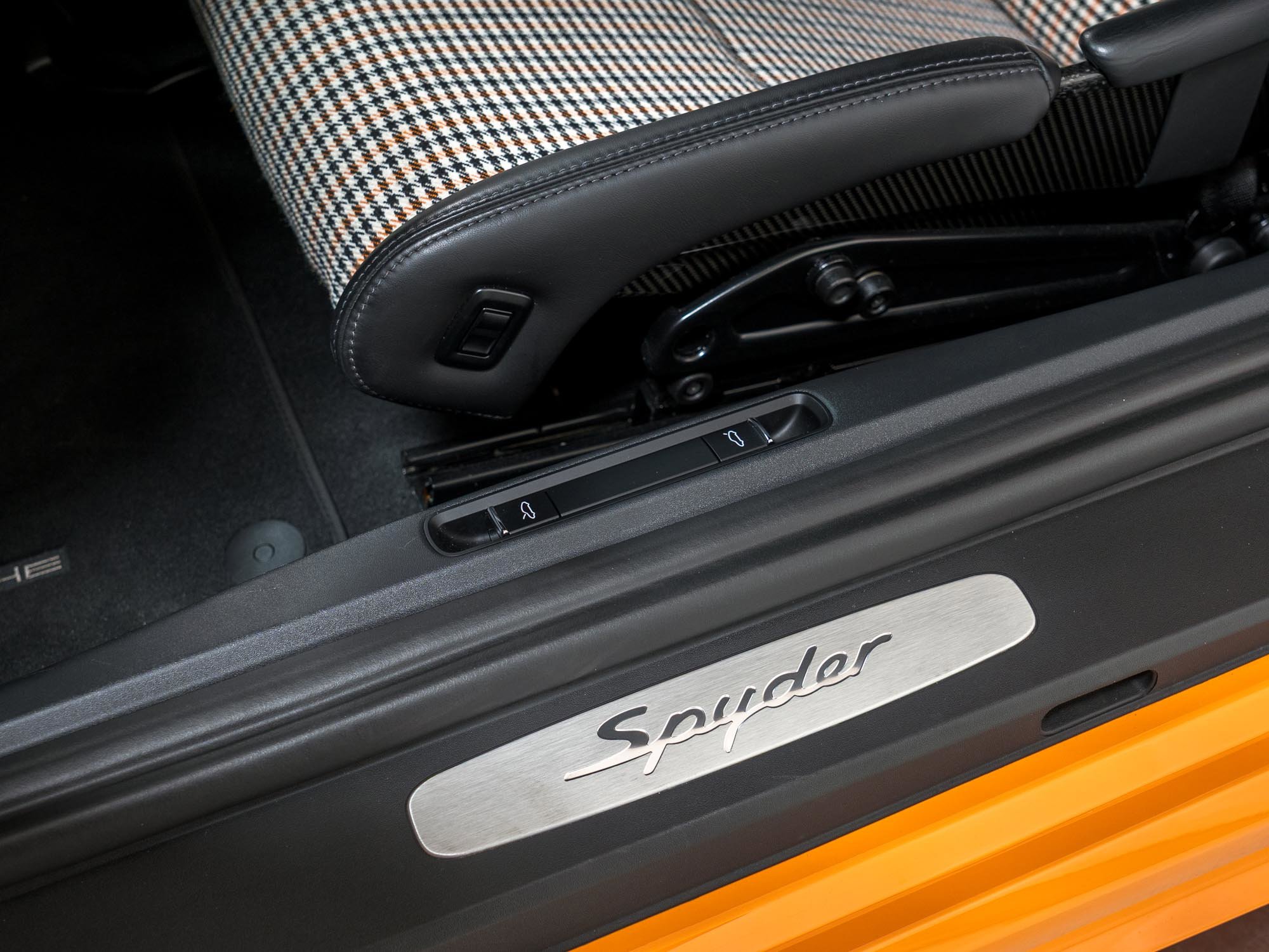 Certified 2021 Porsche 718 Boxster Spyder image 15