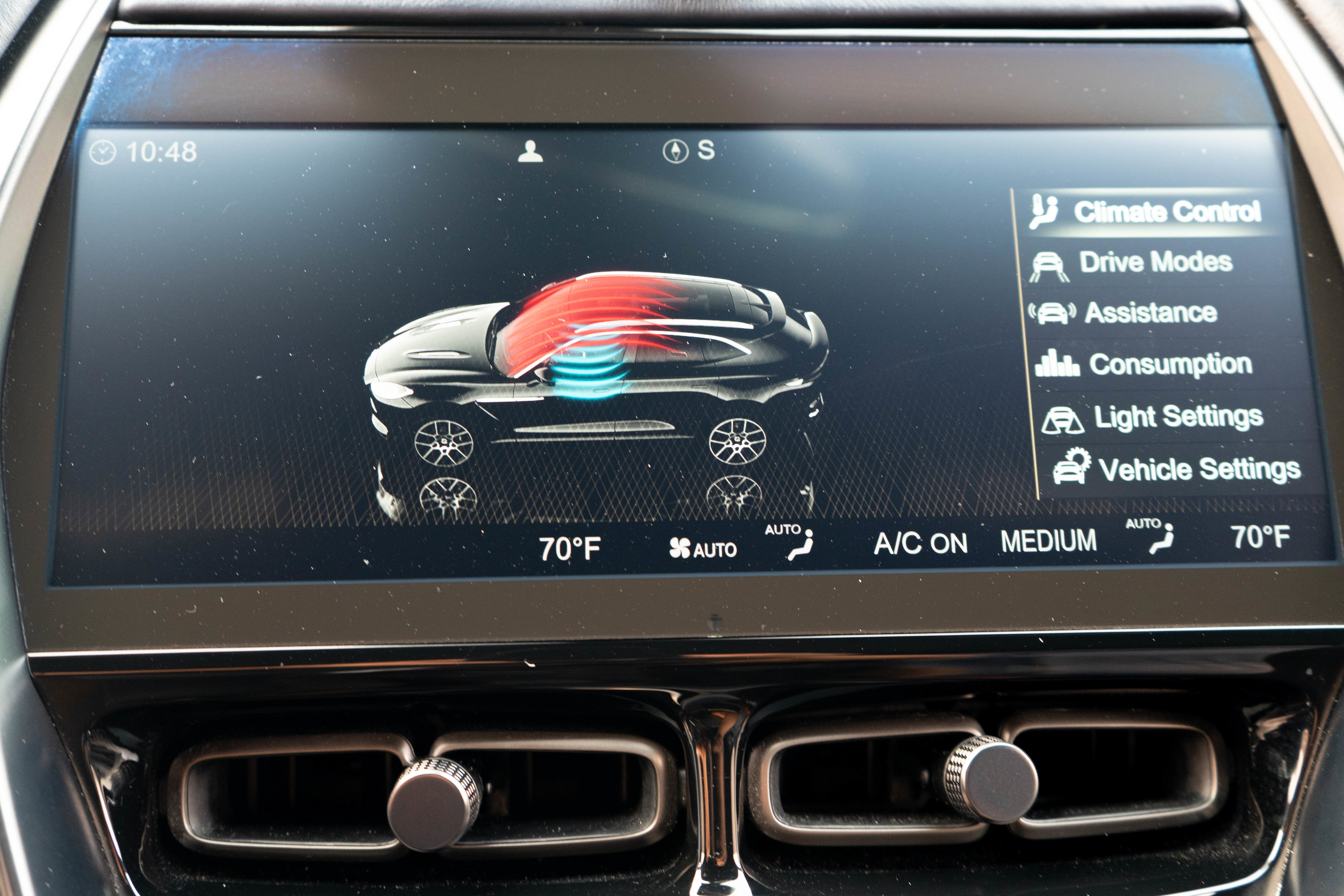 Used 2021 Aston Martin DBX image 22