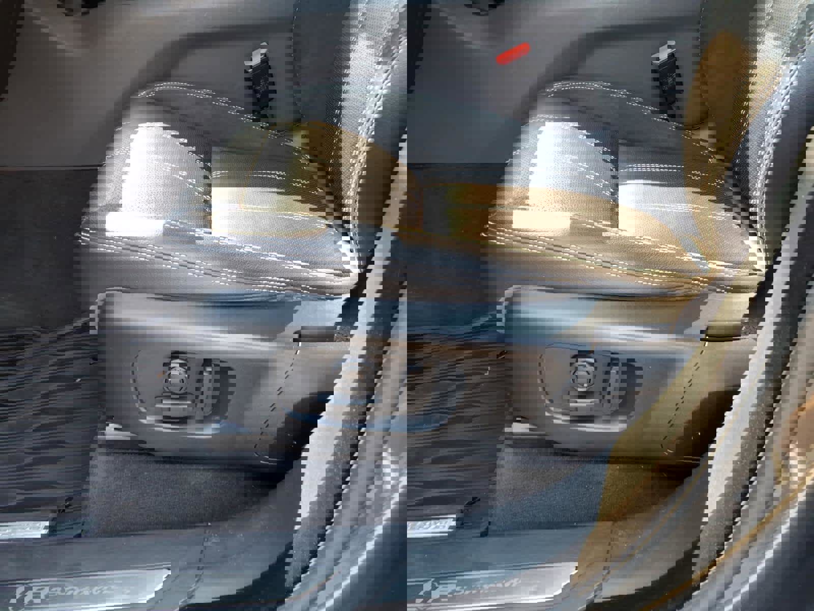 Used 2020 Land Rover Range Rover Velar R-Dynamic S image 21