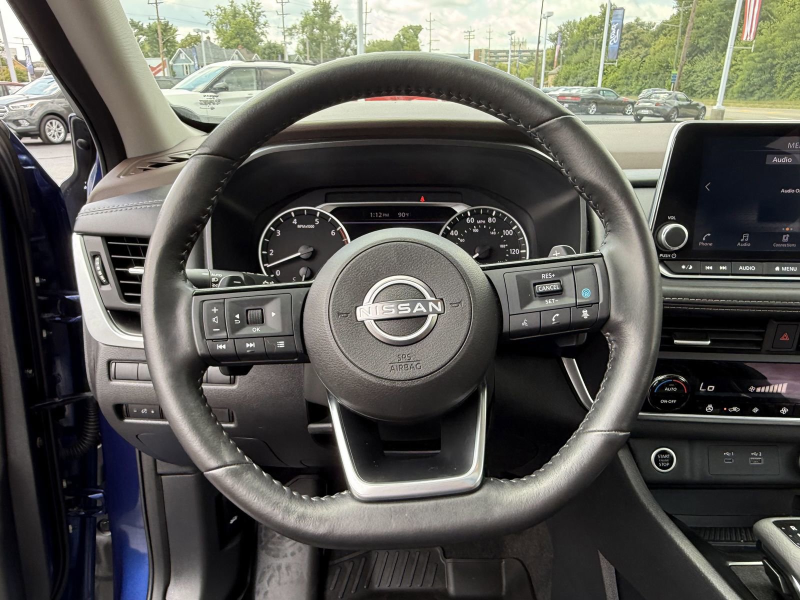 Used 2023 Nissan Rogue SV w/ SV Premium B Package image 27