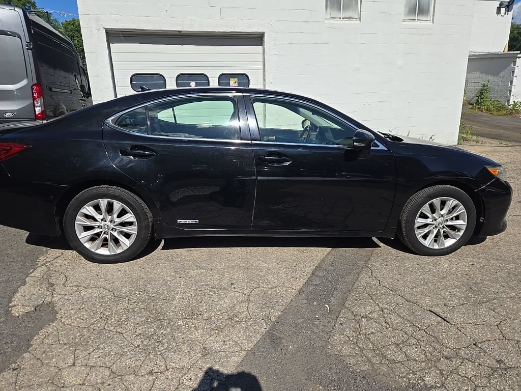 Used 2013 Lexus ES 300h w/ Luxury Pkg FWD image 8