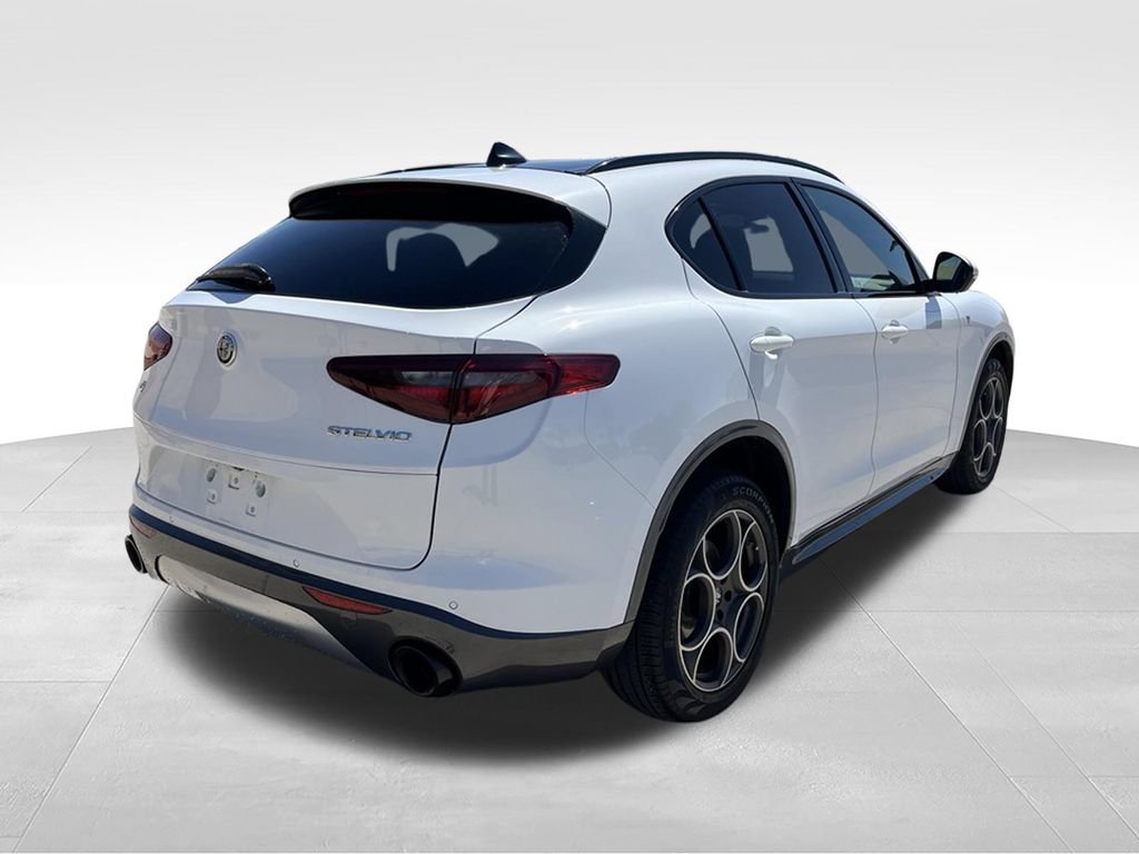 Used 2023 Alfa Romeo Stelvio Ti w/ Active Assist Plus Package AWD/4WD image 9