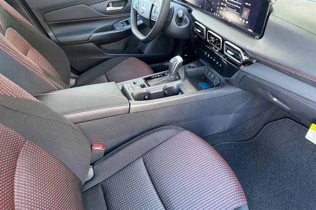 New 2027 Nissan Sentra SR w/ Floor Mat Package FWD image 16