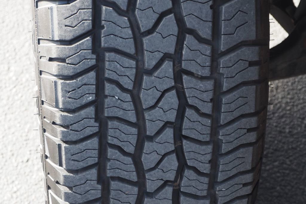 Used 2024 GMC Sierra 2500 SLT w/ SLT Premium Package image 10