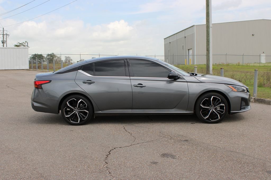 Used 2024 Nissan Altima 2.5 SR image 17