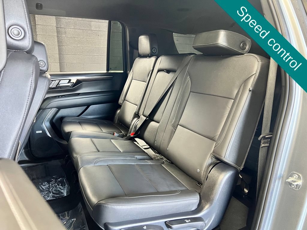 Used 2025 Chevrolet Suburban Z71 w/ Comfort Package AWD/4WD image 18