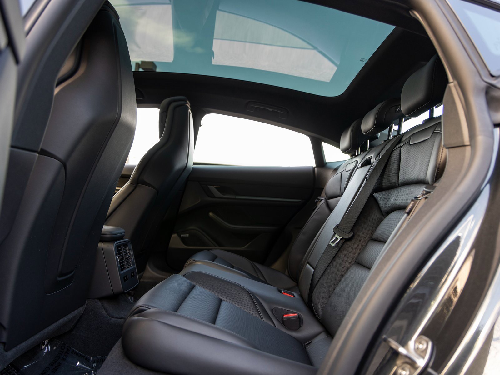 New 2026 Porsche Taycan image 39