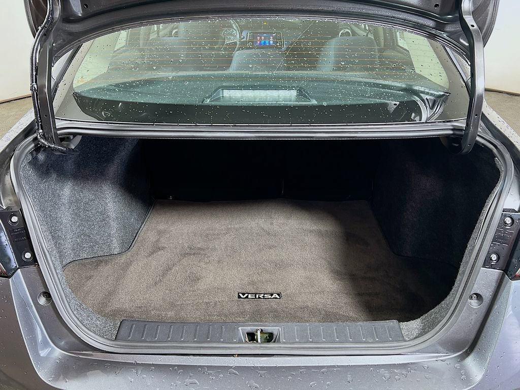 Used 2024 Nissan Versa SV FWD image 21
