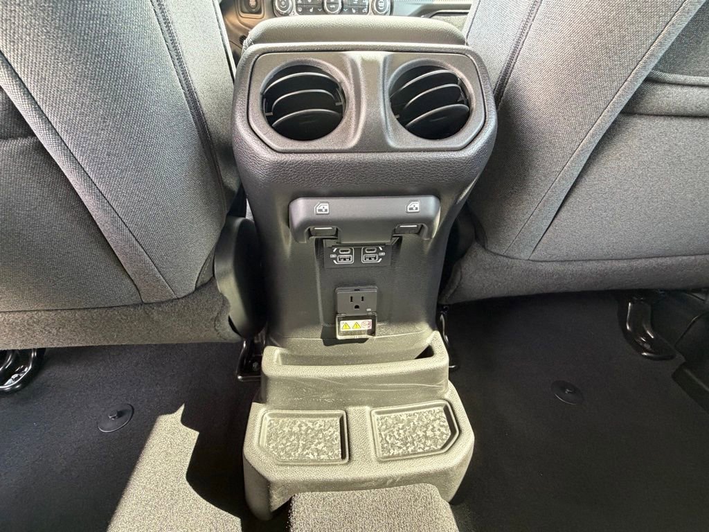 Certified 2025 Jeep Wrangler Unlimited Sahara AWD/4WD image 31