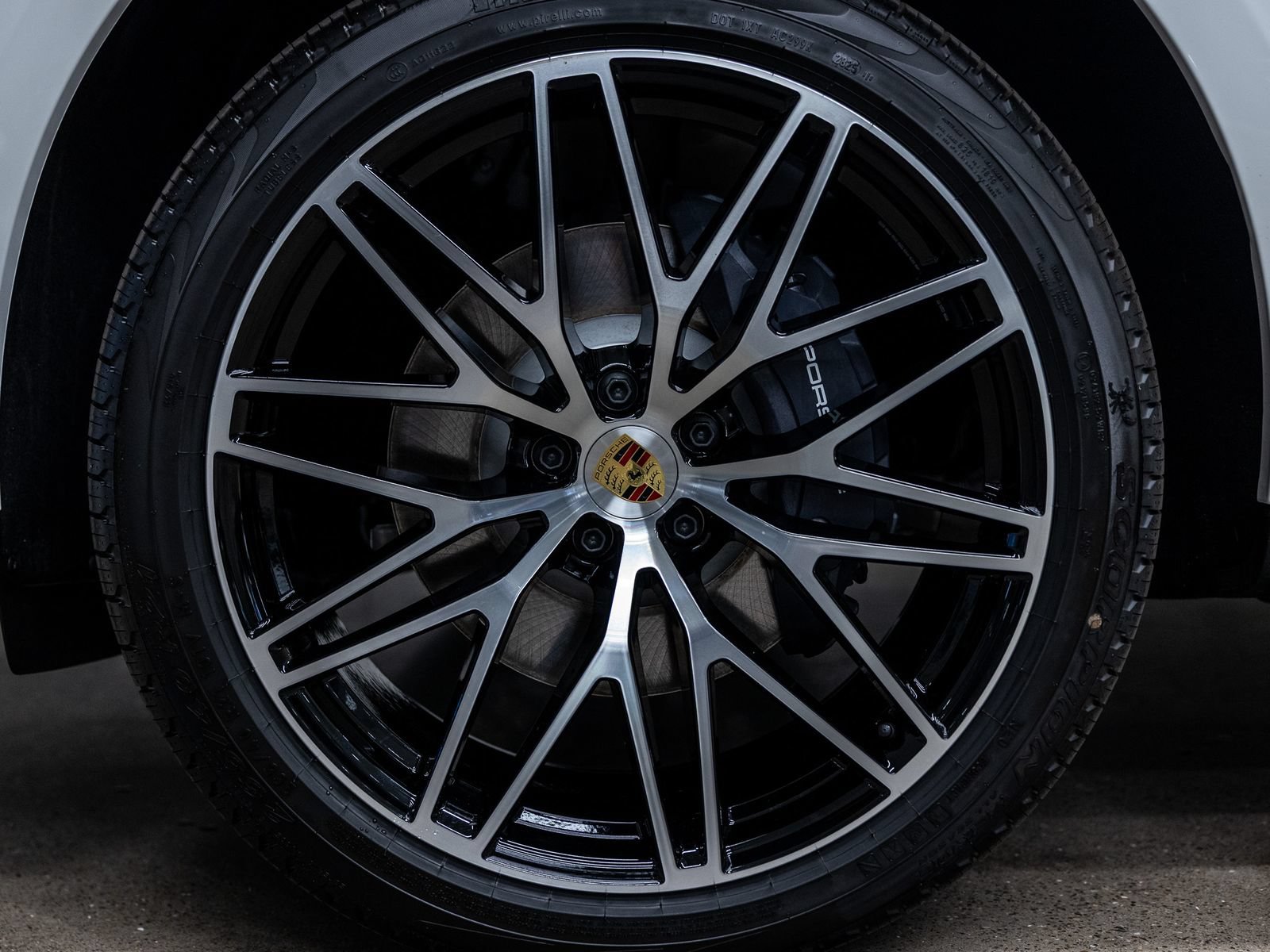 Certified 2026 Porsche Macan AWD/4WD image 19