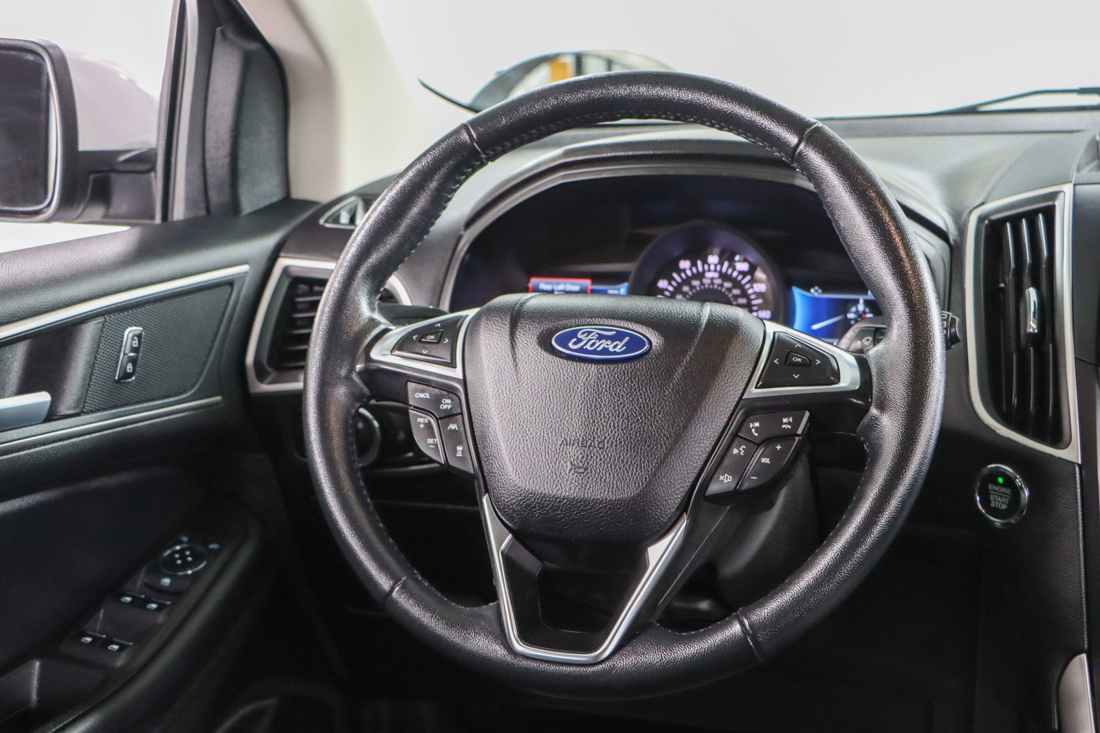 Used 2024 Ford Edge SEL image 12