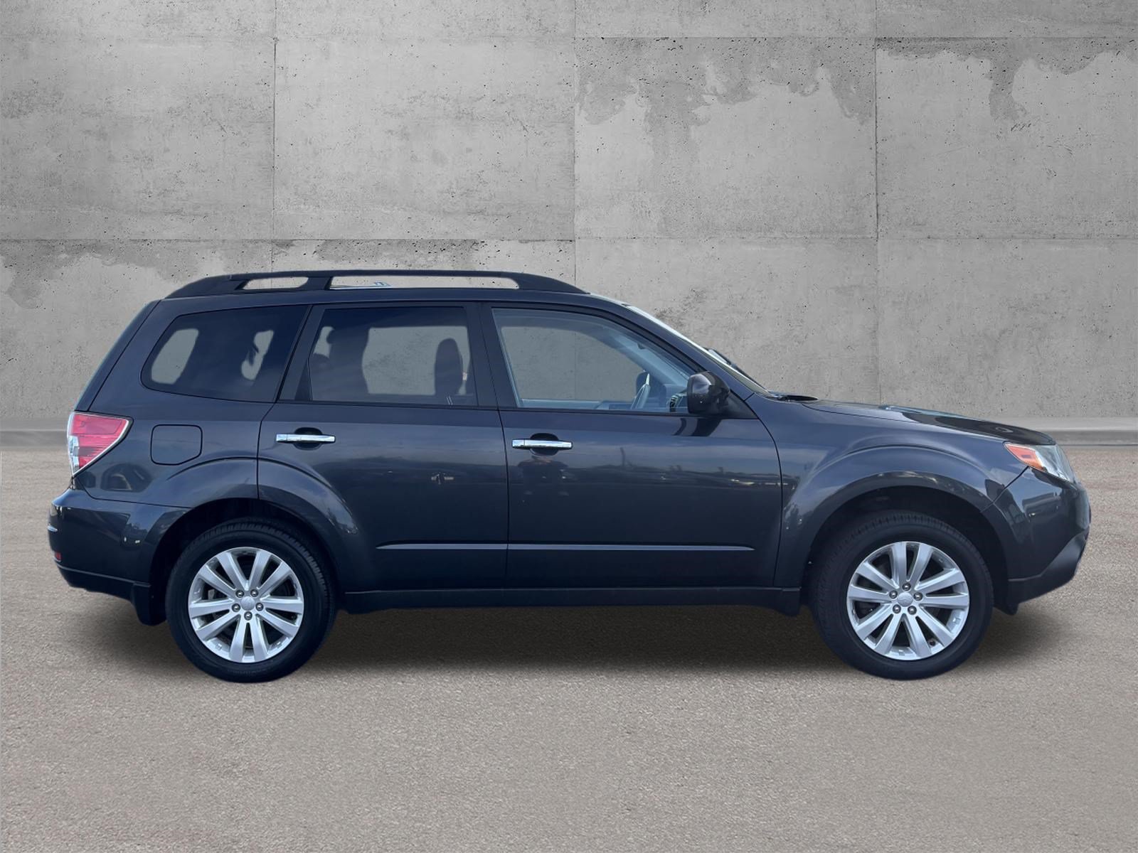 Used 2012 Subaru Forester 2.5X Limited AWD/4WD image 8