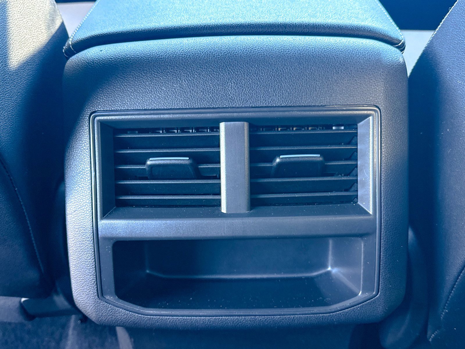 Used 2021 Volkswagen Atlas Cross Sport SEL image 22