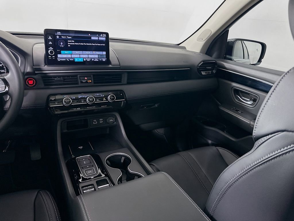 Certified 2025 Honda Pilot Touring image 23