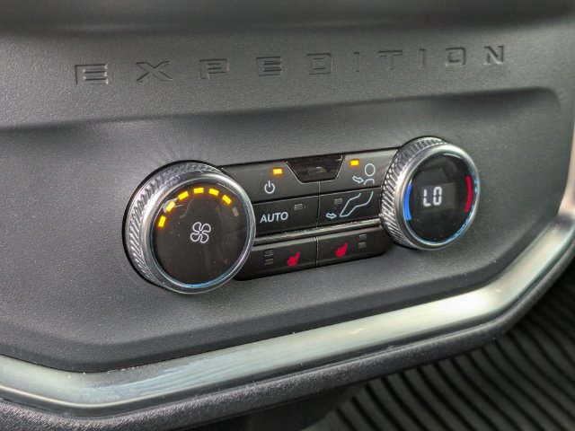 Used 2025 Ford Expedition Tremor AWD/4WD image 18