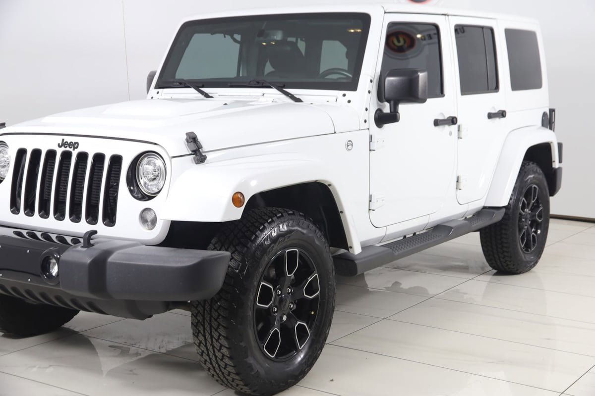 Used 2017 Jeep Wrangler Unlimited Sahara AWD/4WD image 46