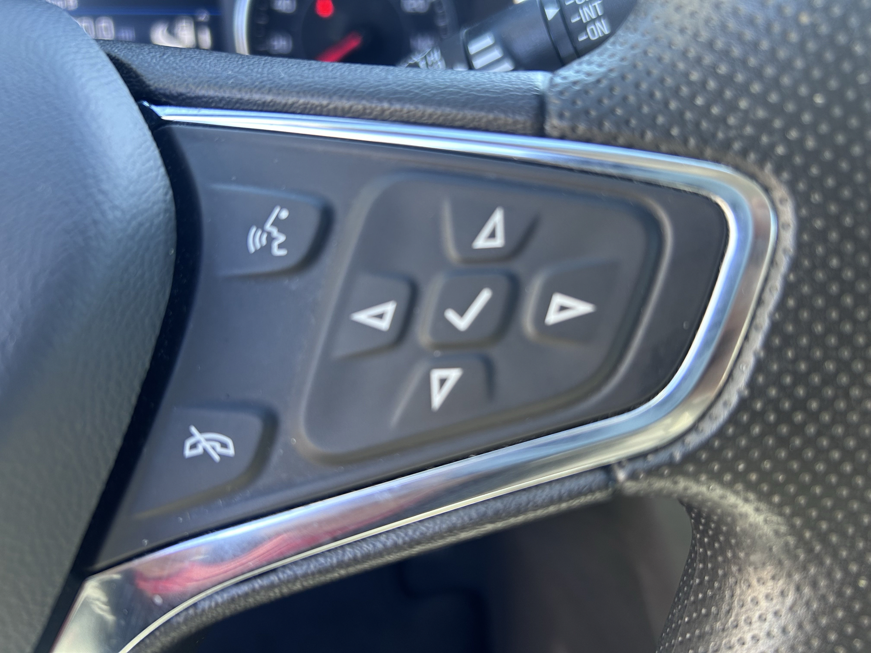 Used 2024 Chevrolet Equinox LS w/ LS Convenience Package AWD/4WD image 15
