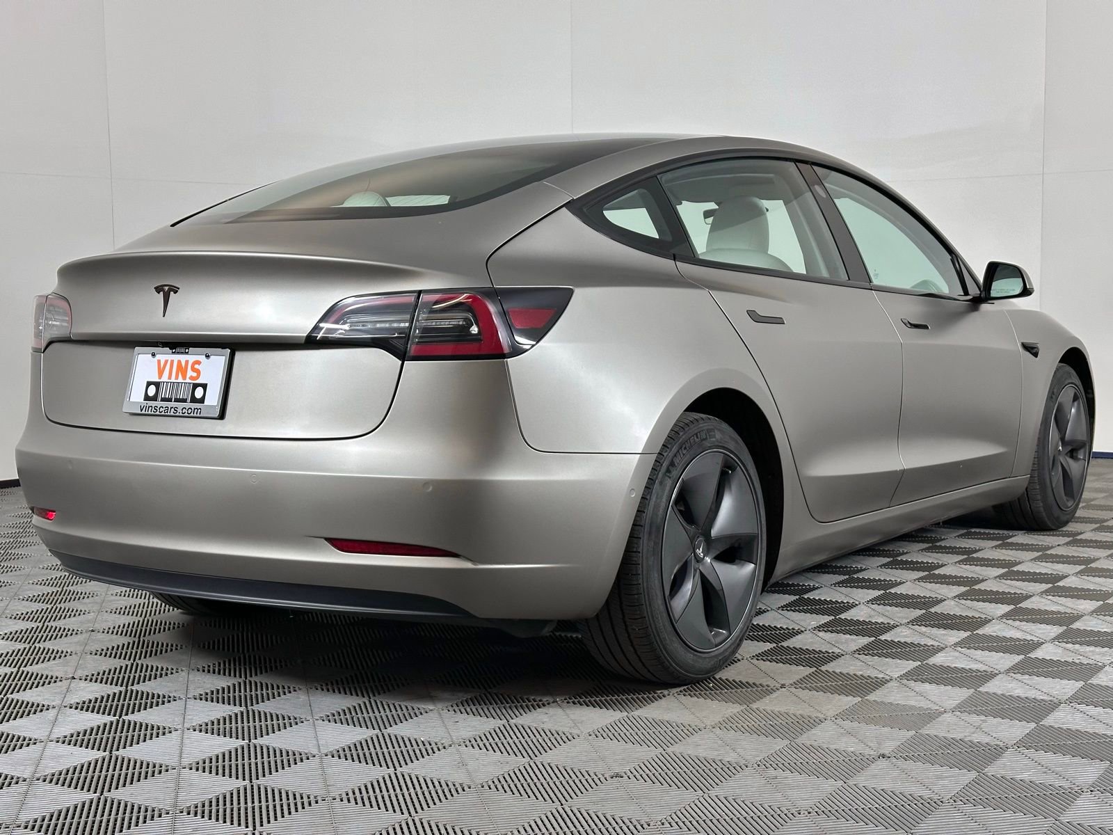 Used 2018 Tesla Model 3 Long Range AWD/4WD image 4