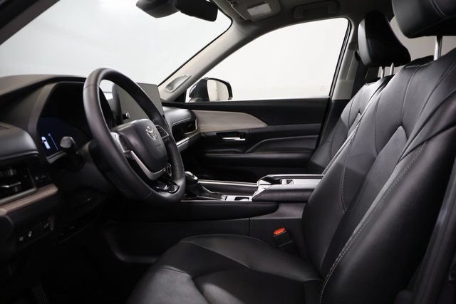 Certified 2024 Toyota Grand Highlander AWD image 13