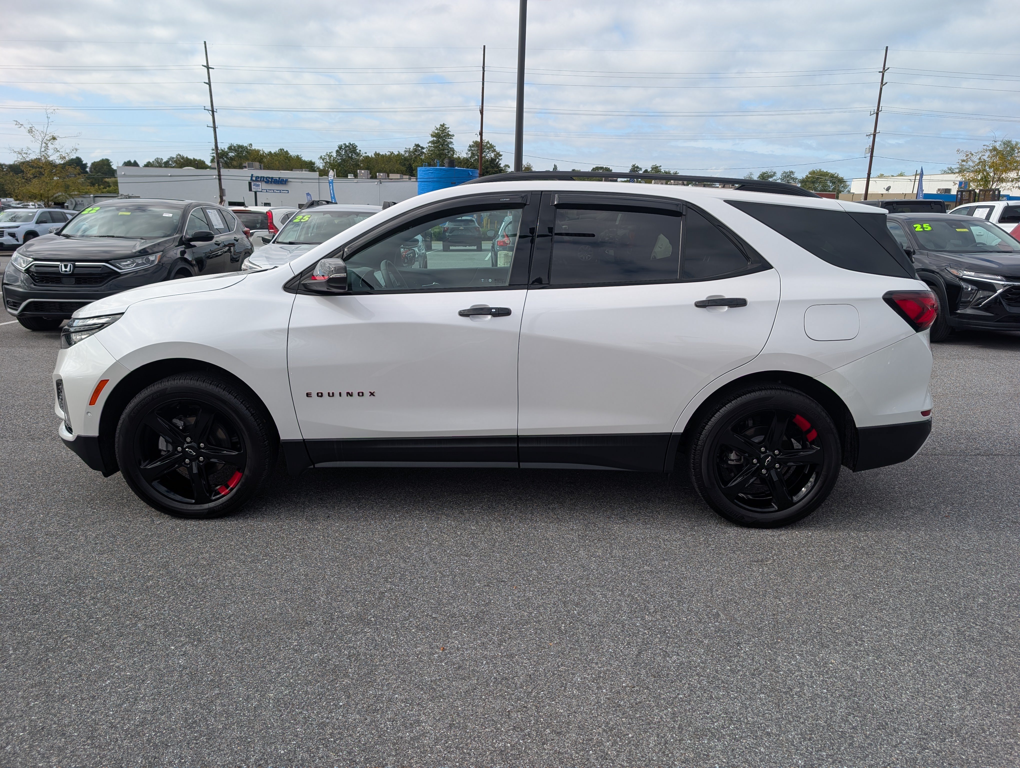 Used 2024 Chevrolet Equinox Premier AWD/4WD image 2