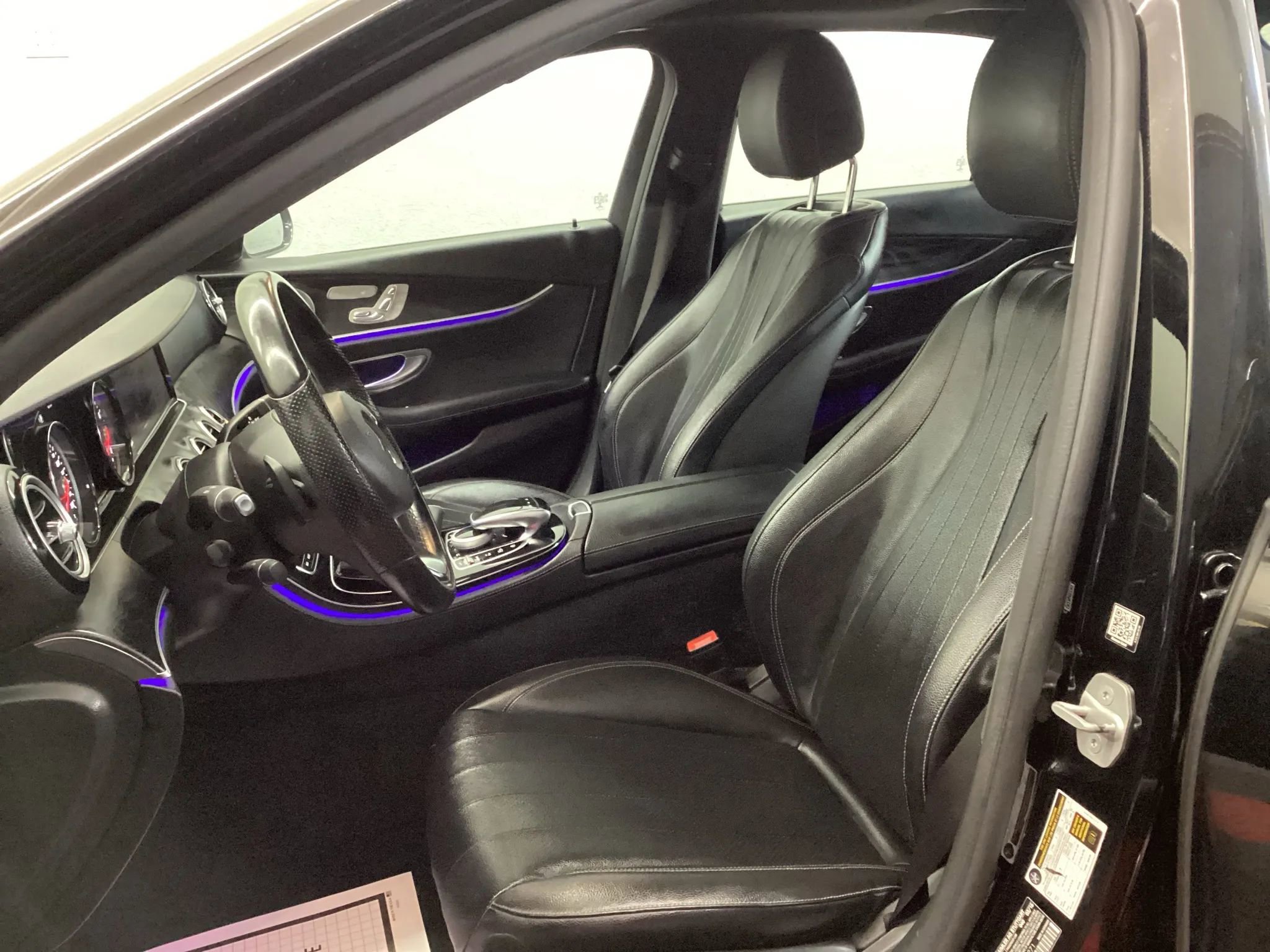 Used 2017 Mercedes-Benz E 300 4MATIC image 9