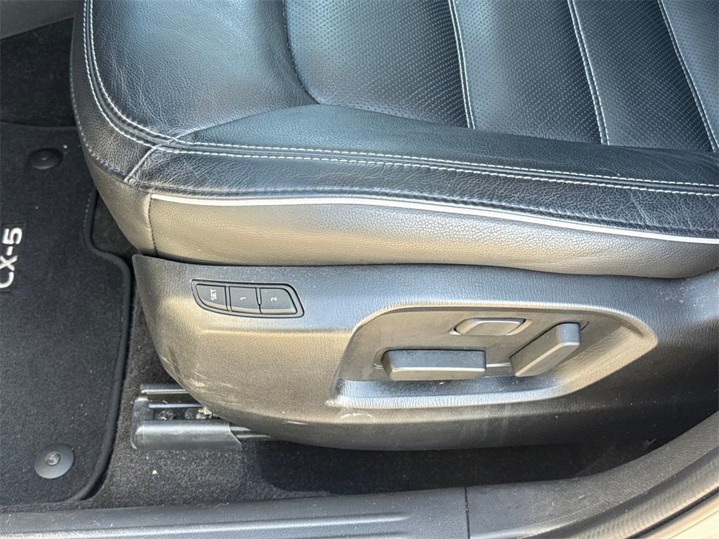 Used 2025 MAZDA CX-5 AWD 2.5 S w/ Preferred Package image 11