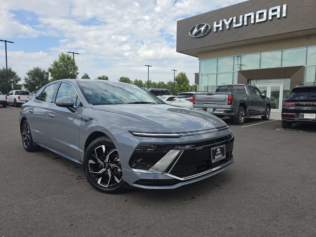 Certified 2025 Hyundai Sonata SEL FWD image 3