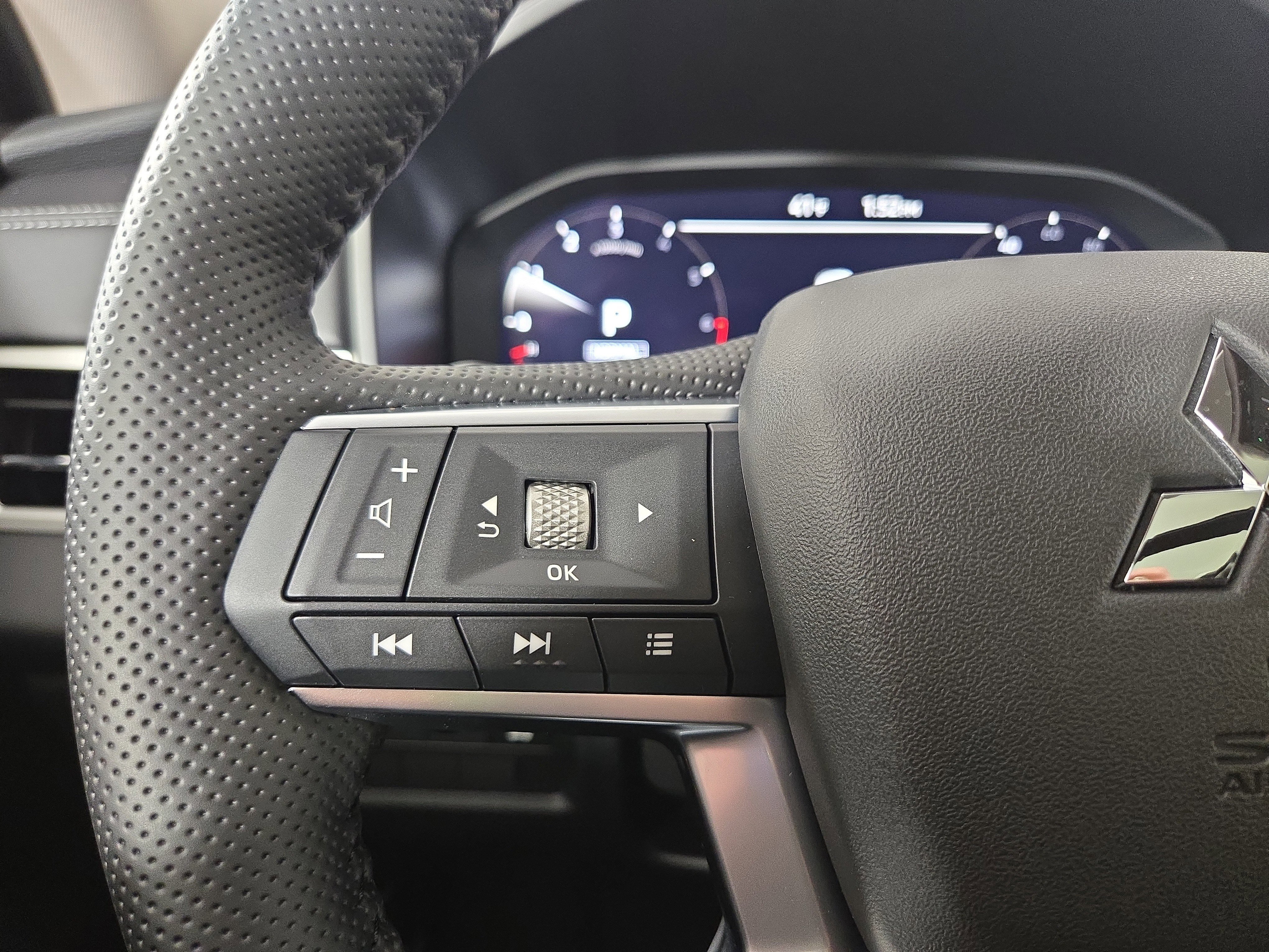 New 2026 Mitsubishi Outlander SE image 15