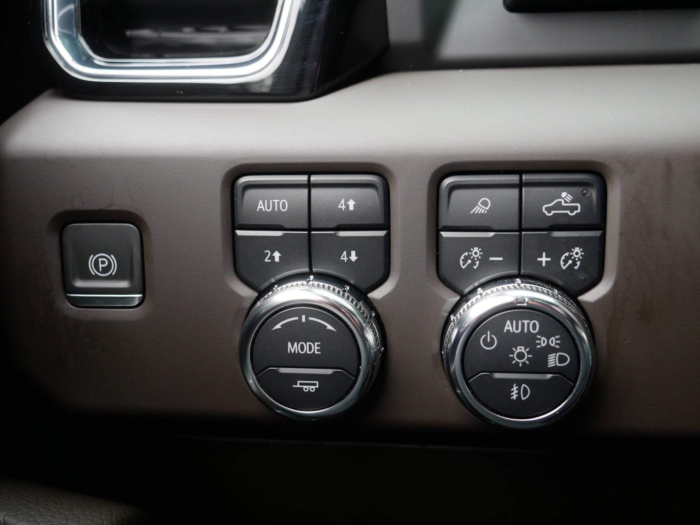 Used 2024 GMC Sierra 3500 Denali w/ Denali Reserve Package image 26